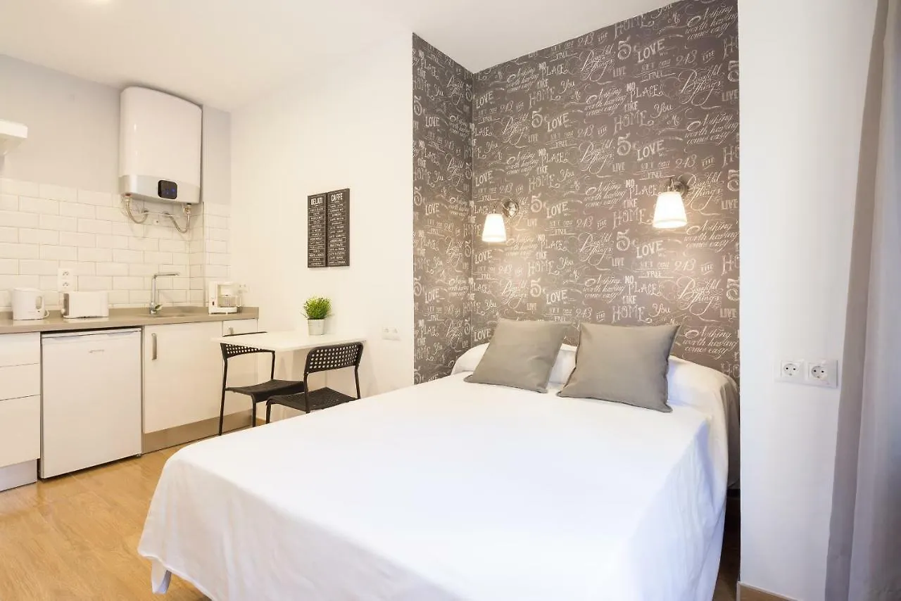 Lu&Cia City Beach Malagueta 2 Malaga 0*,  Spain